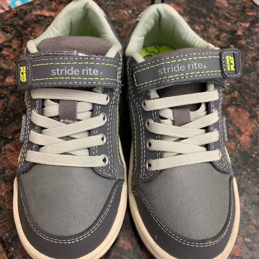 Toddler size10 shoe Brenda new